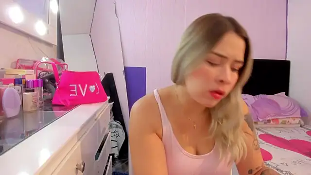 Snapshot of Byanca_Winklar chatting on February 15, 5:28 pm Byanca Winklar online show from February 15, 5:28 pm