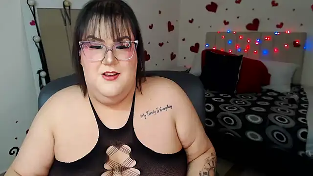 GiannaMorrys online show from May 6, 4:05 am