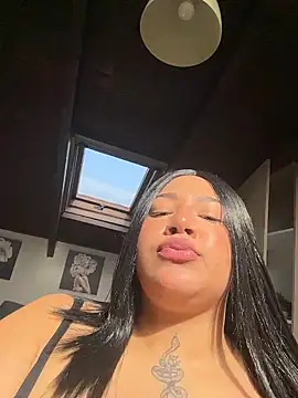 IamSashaLuv online show from March 3, 12:56 pm