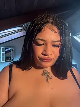 IamSashaLuv online show from March 25, 4:39 pm