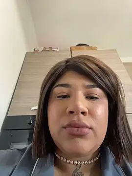 IamSashaLuv online show from November 11, 10:10 am