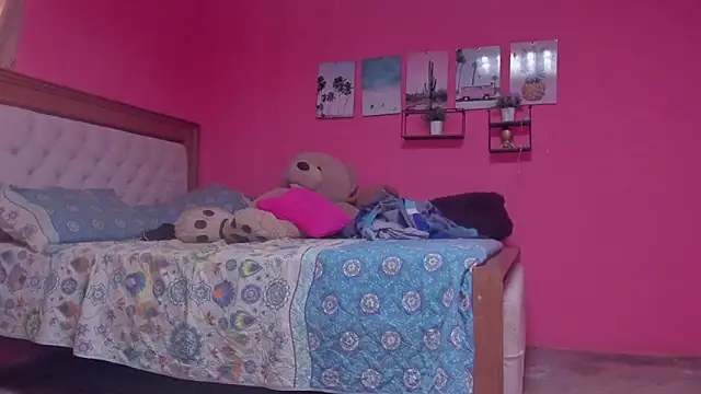 Emma lean online show from March 18, 1:01 pm