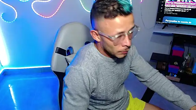 Snapshot of sebastian_horny chatting on September 25, 10:49 pm sebastian horny online show from September 25, 10:49 pm