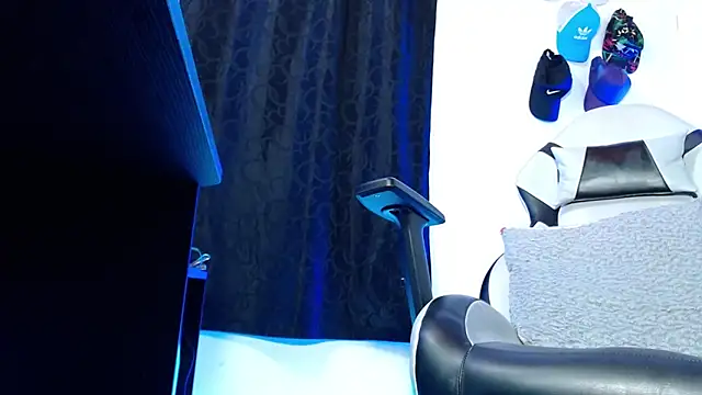 sebastian horny online show from February 6, 7:15 am