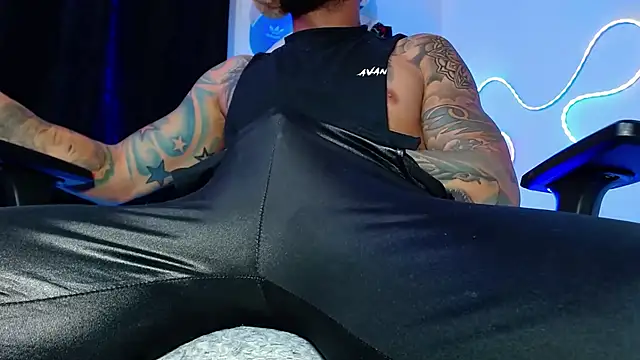 Snapshot of sebastian_horny chatting on October 1, 6:07 am sebastian horny online show from October 1, 6:07 am