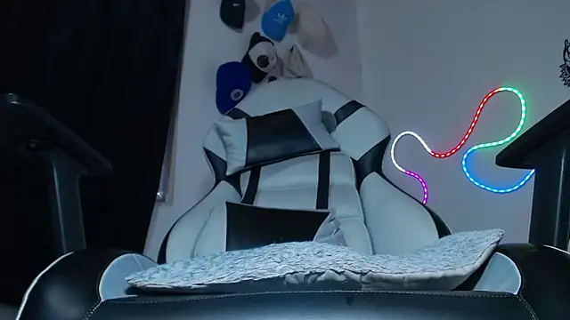 Snapshot of sebastian_horny chatting on November 27, 10:43 pm sebastian horny online show from November 27, 10:43 pm