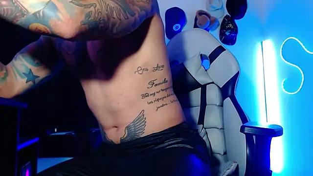 Snapshot of sebastian_horny chatting on November 9, 9:02 am sebastian horny online show from November 9, 9:02 am