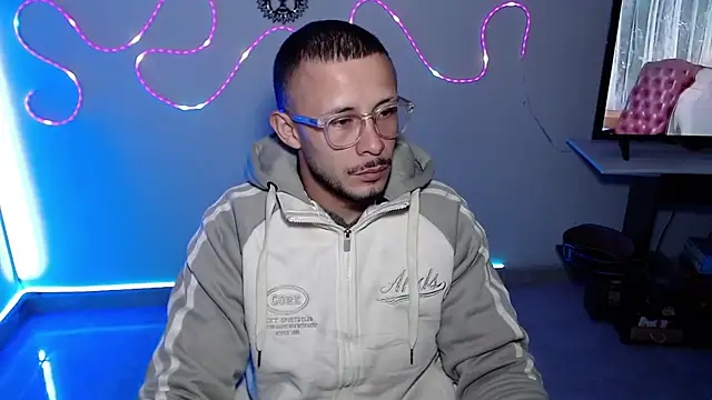 Snapshot of sebastian_horny chatting on October 18, 12:29 pm sebastian horny online show from October 18, 12:29 pm