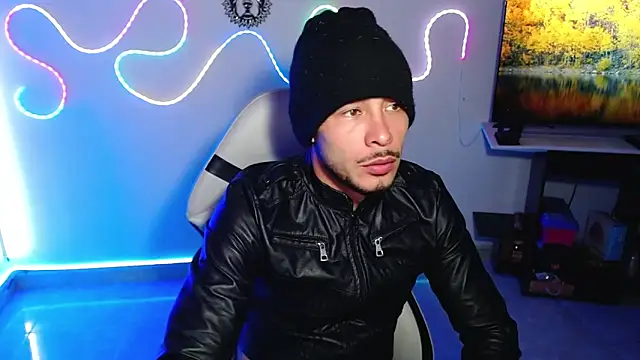 Snapshot of sebastian_horny chatting on October 31, 11:11 pm sebastian horny online show from October 31, 11:11 pm