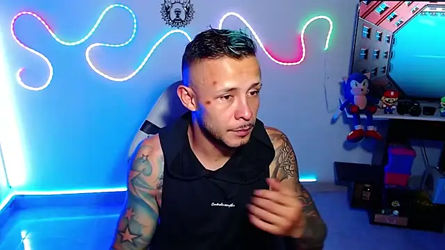 Snapshot of sebastian_horny chatting on October 5, 8:38 am sebastian horny online show from October 5, 8:38 am