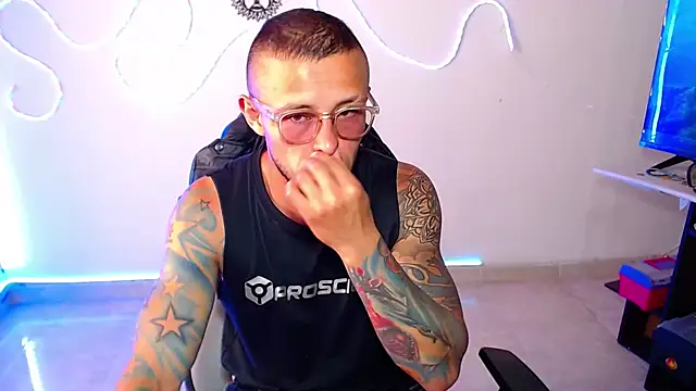 sebastian horny online show from December 21, 5:25 pm