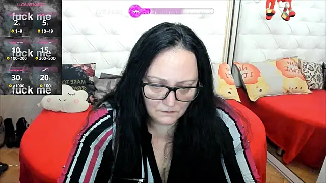 Snapshot of lady_lauren chatting on January 29, 6:01 am lady lauren online show from January 29, 6:01 am