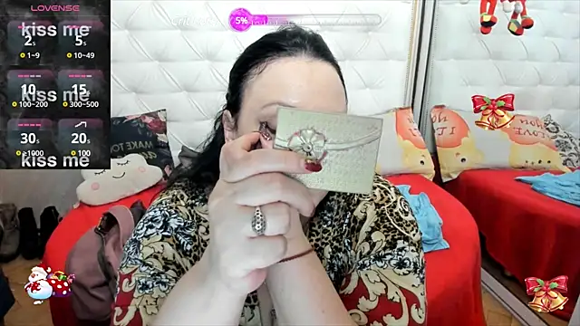 Snapshot of lady_lauren chatting on February 3, 5:18 am lady lauren online show from February 3, 5:18 am