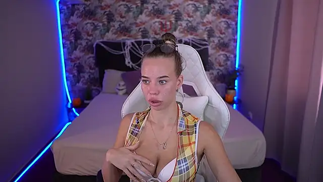 Sexy Ira online show from October 24, 6:23 am