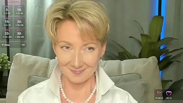 AkexandraFix online show from May 1, 2:00 pm