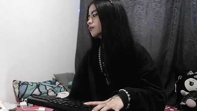 lorena allison  online show from July 13, 3:28 am