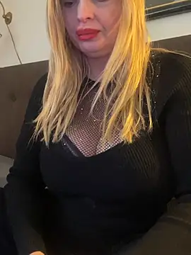 Lisavontease online show from April 18, 2:19 pm