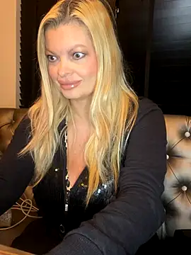 Snapshot of Lisavontease chatting on October 12, 4:36 am Lisavontease online show from October 12, 4:36 am