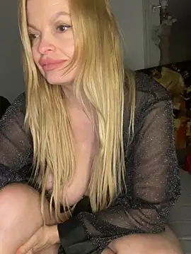 Lisavontease online show from June 7, 9:42 pm