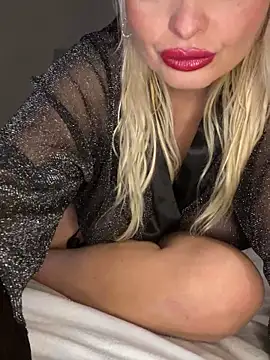 Snapshot of Lisavontease chatting on January 19, 5:18 pm Lisavontease online show from January 19, 5:18 pm