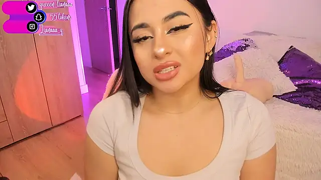 Snapshot of Queen_liana chatting on January 24, 8:02 am Queen liana online show from January 24, 8:02 am