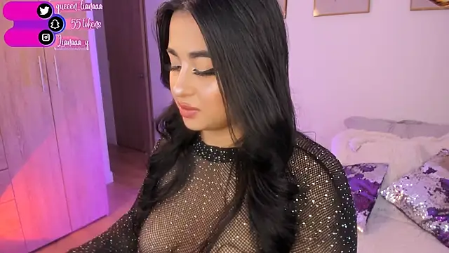 Snapshot of Queen_liana chatting on January 9, 5:23 am Queen liana online show from January 9, 5:23 am