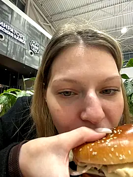 MaryHiggins online show from October 20, 3:12 pm