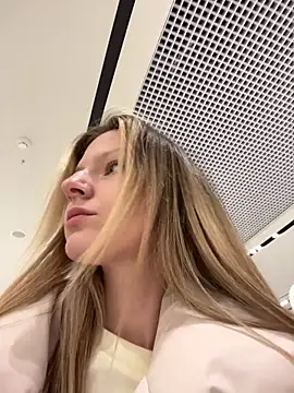 MaryHiggins online show from April 16, 12:17 pm