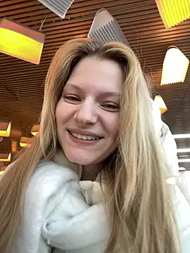 MaryHiggins online show from February 3, 1:38 pm