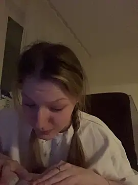 MaryHiggins online show from March 20, 10:00 pm