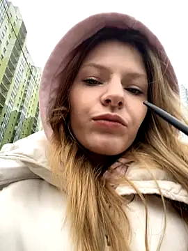 MaryHiggins online show from November 9, 10:19 am