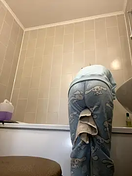 MaryHiggins online show from October 23, 8:02 am