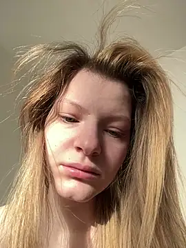 MaryHiggins online show from February 1, 9:07 am