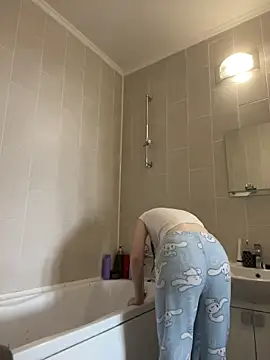 MaryHiggins online show from April 12, 8:28 am