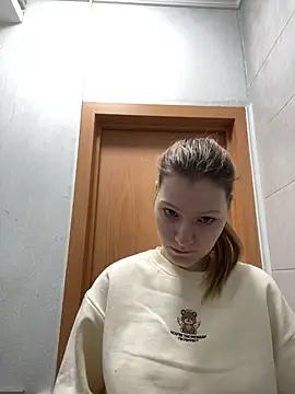 MaryHiggins online show from November 12, 1:15 pm