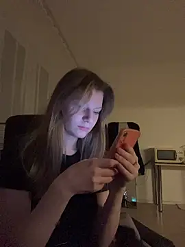 MaryHiggins online show from April 5, 7:20 pm