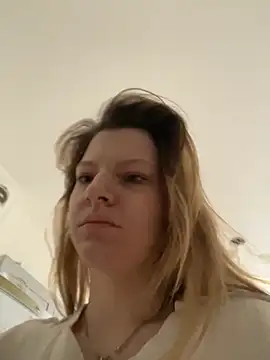 MaryHiggins online show from November 16, 9:58 am