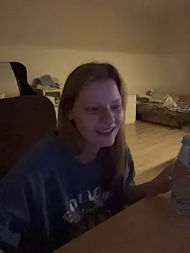 MaryHiggins online show from March 4, 6:04 pm