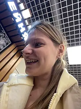 MaryHiggins online show from April 14, 2:11 pm