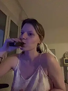 Snapshot of MaryHiggins chatting on June 19, 9:53 pm MaryHiggins online show from June 19, 9:53 pm