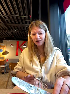 MaryHiggins online show from November 22, 12:59 pm