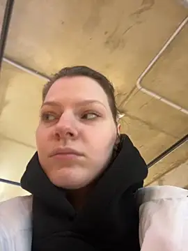 MaryHiggins online show from November 8, 1:25 pm