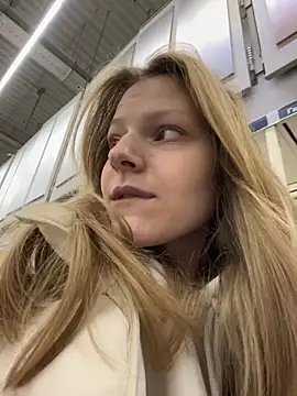 MaryHiggins online show from February 19, 1:30 pm