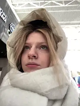 MaryHiggins online show from February 6, 11:17 am