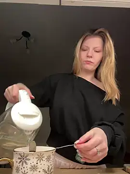 MaryHiggins online show from February 8, 9:34 pm