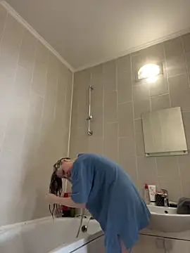 MaryHiggins online show from April 5, 7:15 am