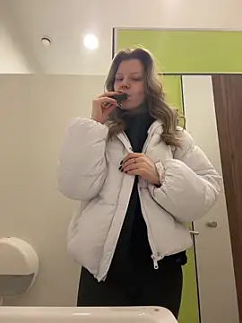 MaryHiggins online show from December 19, 2:41 pm