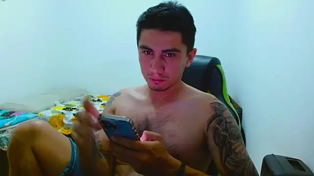 Snapshot of jimmy_scoot chatting on December 21, 8:42 pm jimmy scoot online show from December 21, 8:42 pm