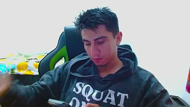 Snapshot of jimmy_scoot chatting on December 21, 1:30 am jimmy scoot online show from December 21, 1:30 am