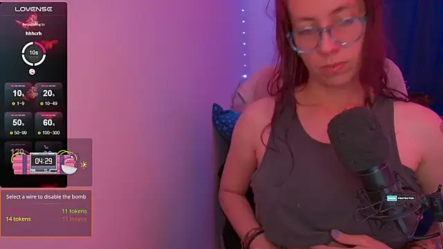 Snapshot of thecherry_Paulette chatting on July 18, 1:36 am thecherry Paulette online show from July 18, 1:36 am